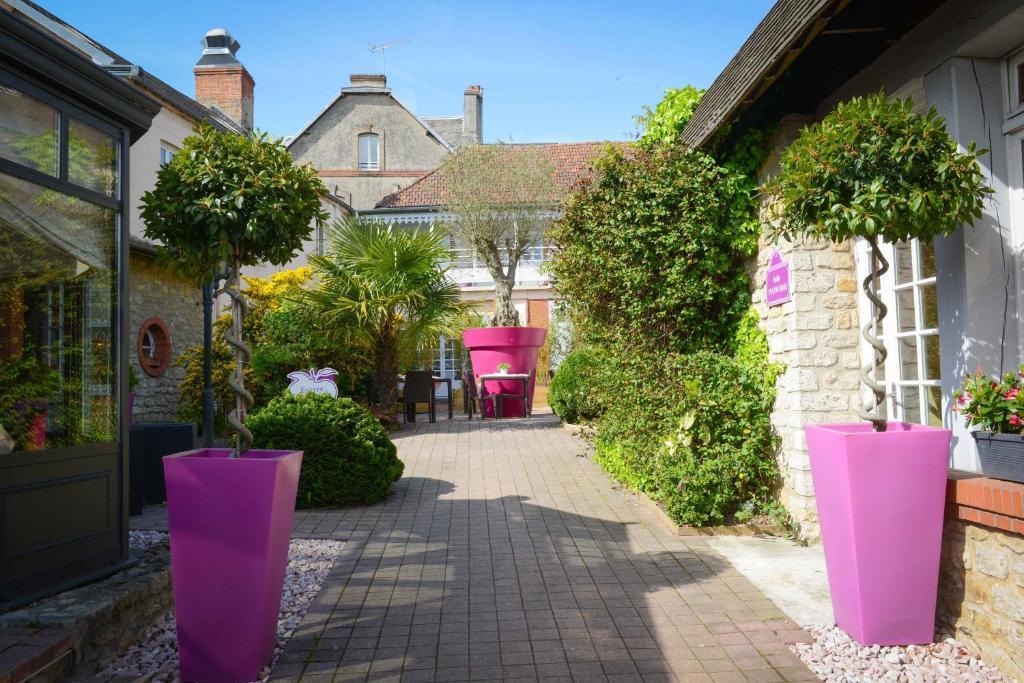 Logis Hotel Restaurant L'Auberge Normande Carentan Eksteriør billede