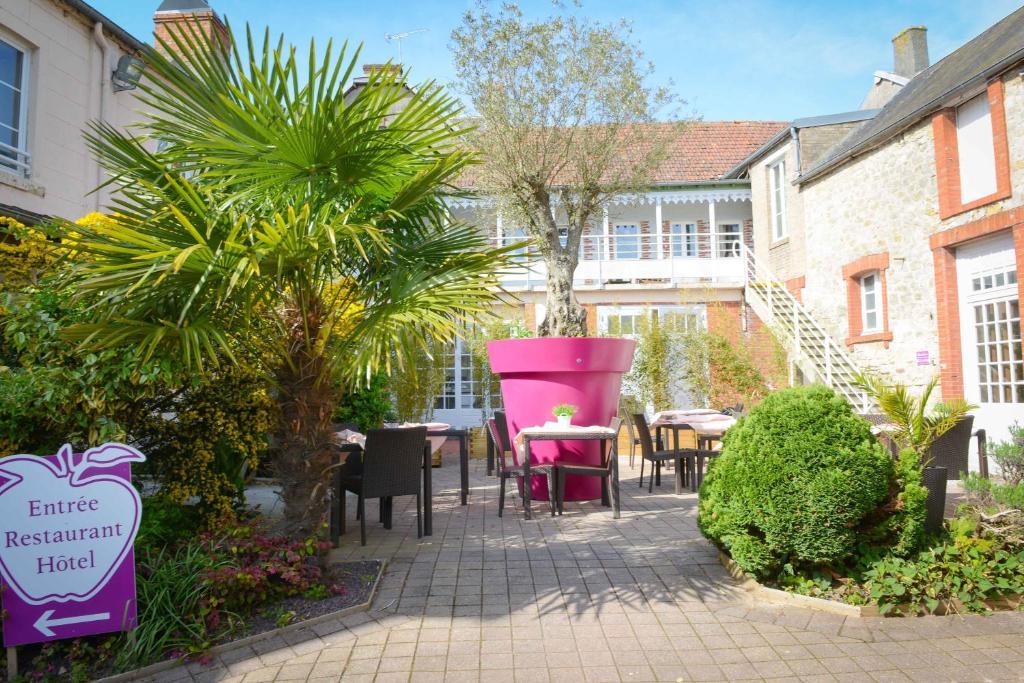 Logis Hotel Restaurant L'Auberge Normande Carentan Eksteriør billede