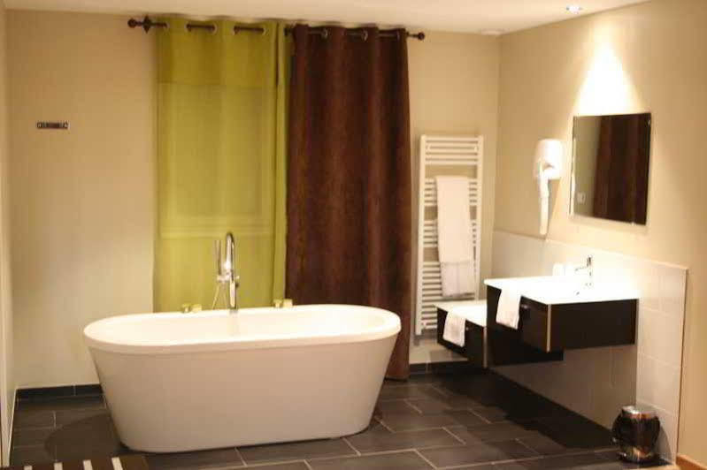 Logis Hotel Restaurant L'Auberge Normande Carentan Eksteriør billede