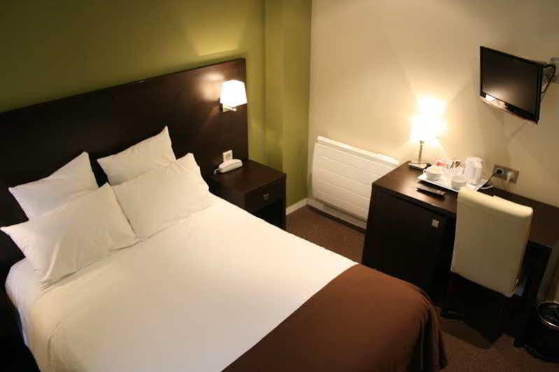 Logis Hotel Restaurant L'Auberge Normande Carentan Eksteriør billede
