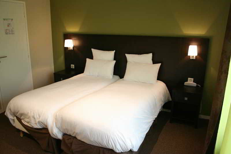 Logis Hotel Restaurant L'Auberge Normande Carentan Eksteriør billede